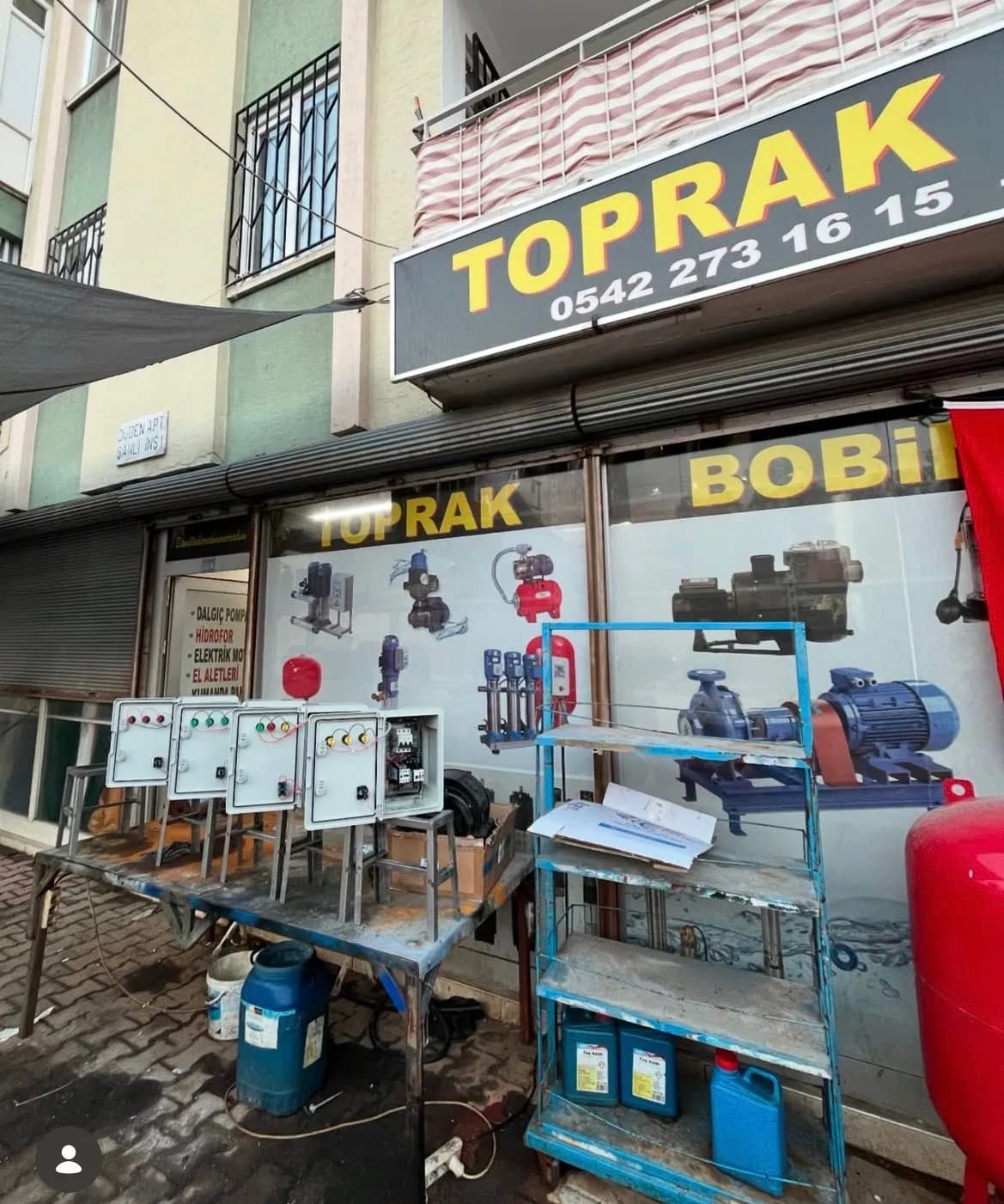 Toprak Hidrofor Sondaj iş yerinin dış cephesi ve ekipmanları